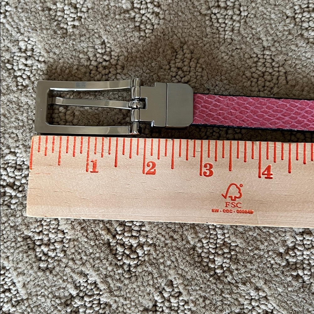 White House Black Market Pink Black Patent Reversible Skinny Leather Belt Sz M - Picture 3 of 4